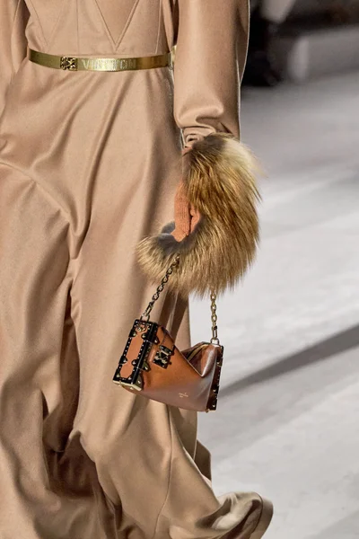 Look 95